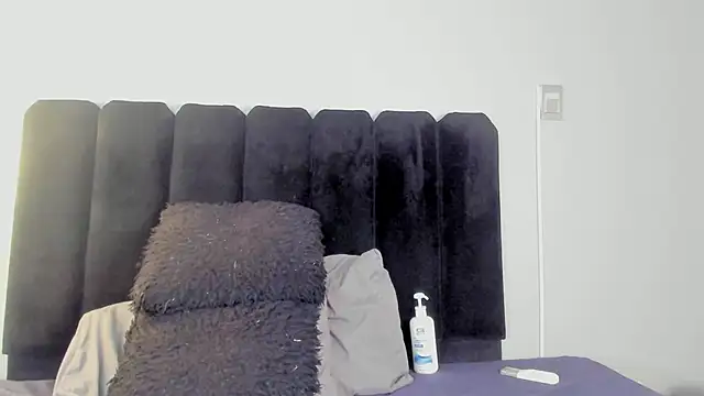 Amaranoir-'s Live XXX Chat