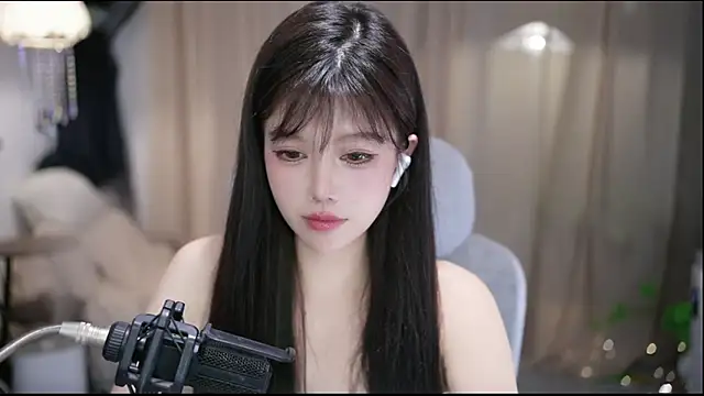 CecilyのライブXXXチャット