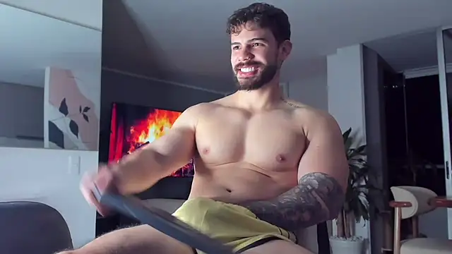 Valenthino_Salvatore Chat XXX live