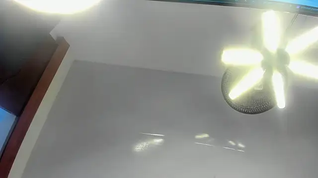 LittleeJaz live XXX chat