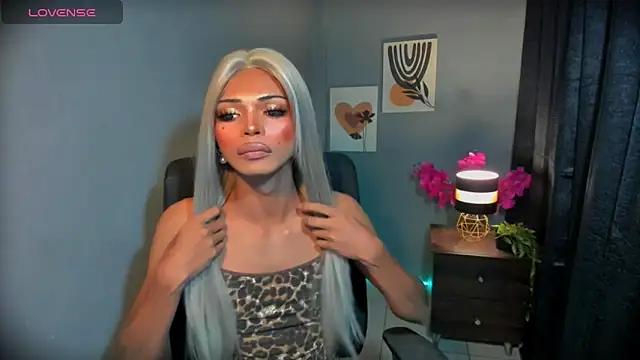 xEllaineCumsLotx 在線直播表演