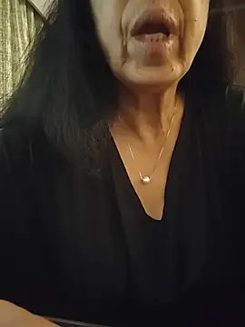 NakedMILFx élő XXX-chatje