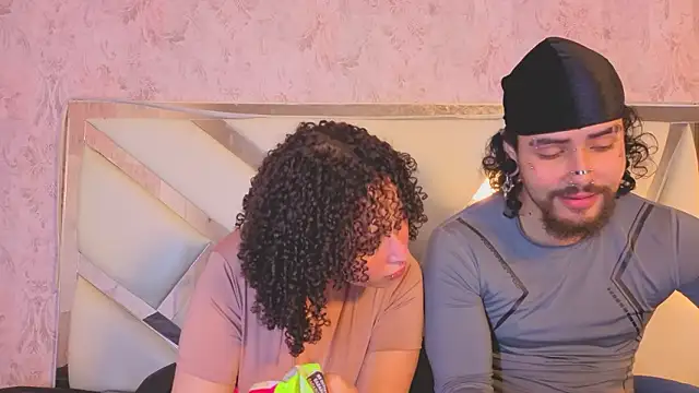 Chat +18 de Benny_and_Mark ao vivo