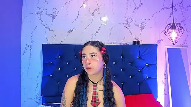 Dakotaa_Johnsonのウェブカメラショー