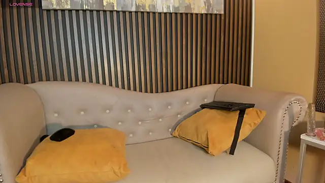 Pokazy przed kamerką – Elisasue