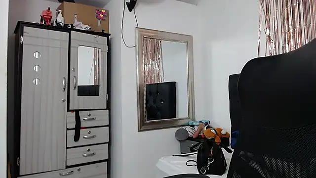 Baby_hornyJMのライブXXXチャット