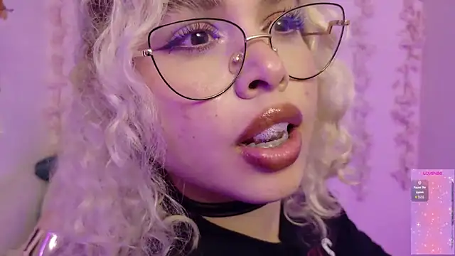 Czat XXX na żywo – Haelycute