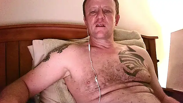 Yournaughty: διαδικτυακό σόου στην κάμερα