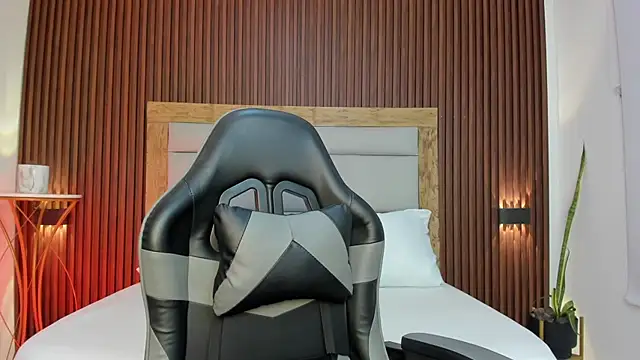 mia_watsonn_'s Live XXX Chat