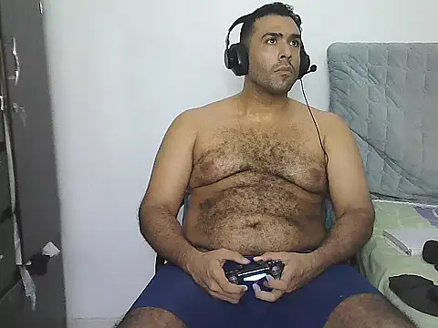 Chatroom XXX en direct de AlphaLatinoBear