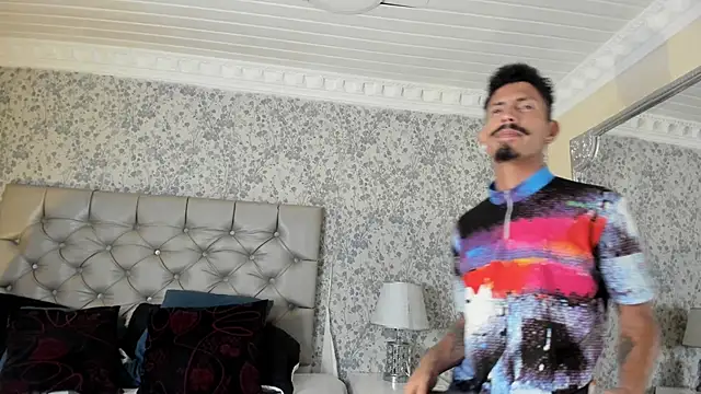 NoaahTylor Live XXX-Chat