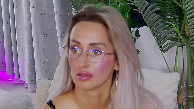 Chat XXX en directo de IsabelleEthan