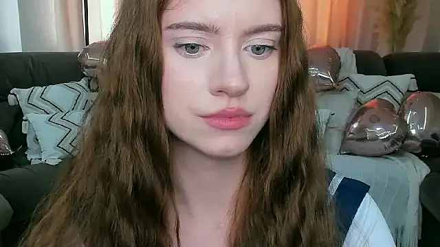 Erica_Kiss Adlı Modelin Canlı XXX Sohbeti