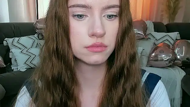 Erica_Kiss Adlı Modelin Canlı XXX Sohbeti