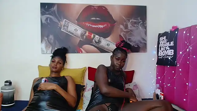 Moreish-06's Live XXX Chat