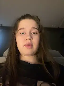 HornyGirlH ওয়েবক্যাম শো