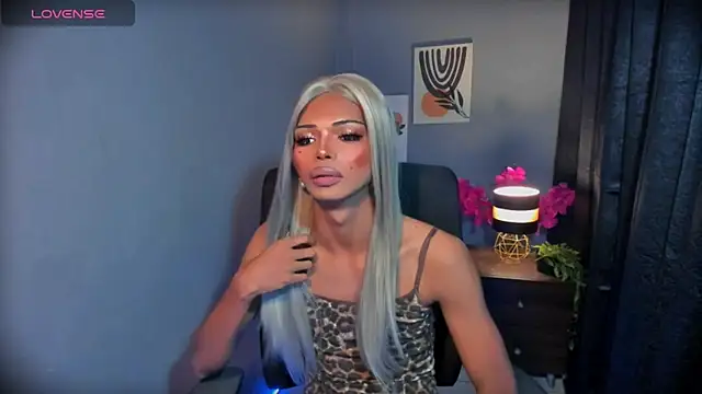 xEllaineCumsLotx 在線直播表演