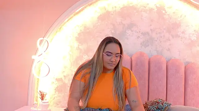 แชท XXX สดของ MiaLaurents