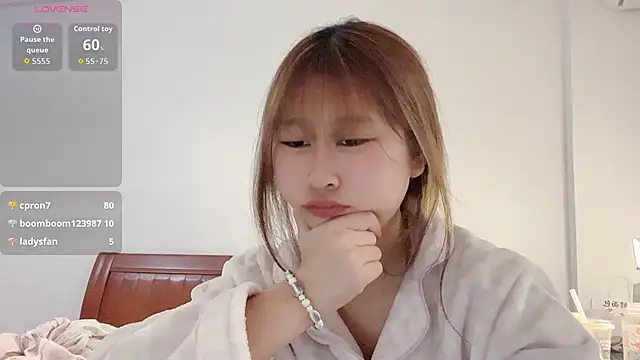 D-Dandan Adlı Modelin Canlı XXX Sohbeti