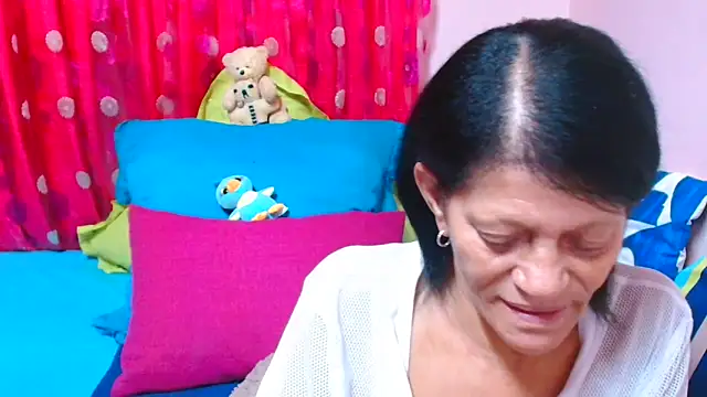 دردشة SLUTTYROXY الجنسية المباشرة