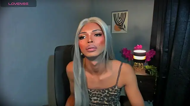 xEllaineCumsLotx 在線直播表演