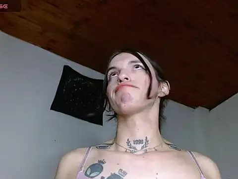 Pokazy przed kamerką – Scarlett_crastrawberry