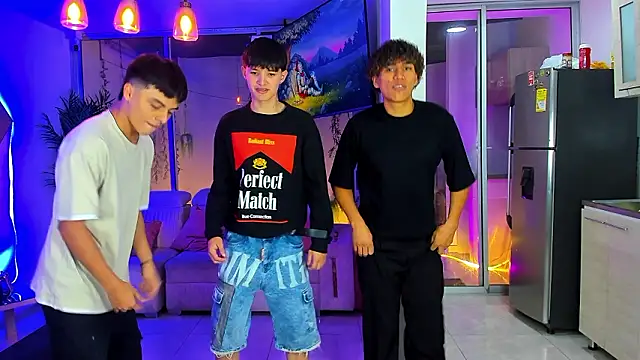 HouseofwarriosのライブXXXチャット