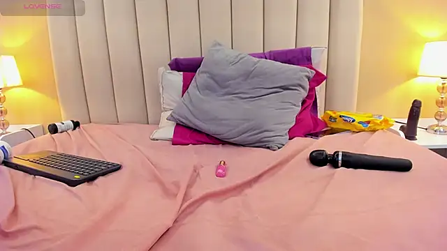 Chat +18 de Rachel_Donnelly ao vivo