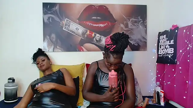 Moreish-06's Webcam Show