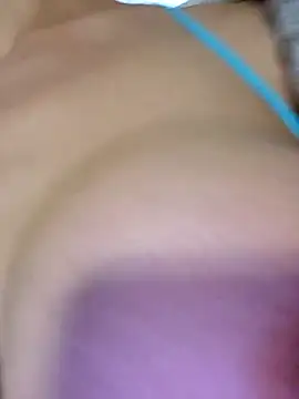 Pokazy przed kamerką – kylie_blck