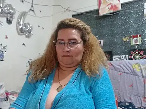 Perla1981--'s Live XXX Chat