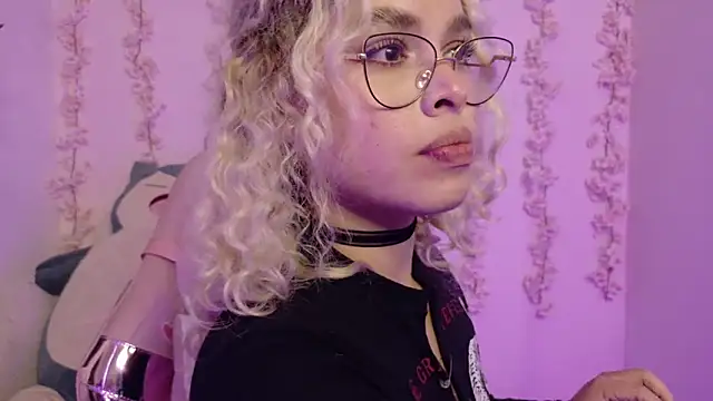 Haelycute Adlı Modelin Canlı XXX Sohbeti