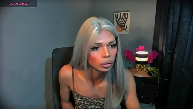 xEllaineCumsLotx Adlı Modelin Web Kamerası Şovu