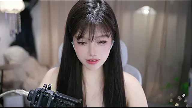 Cecily Adlı Modelin Canlı XXX Sohbeti