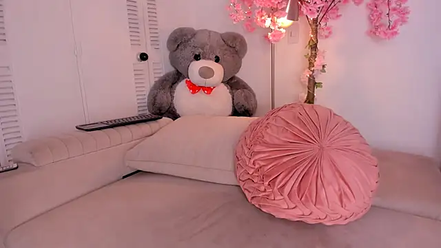 Chat +18 de kitty_miaa ao vivo