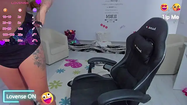 Czat XXX na żywo – Nicol2Naya