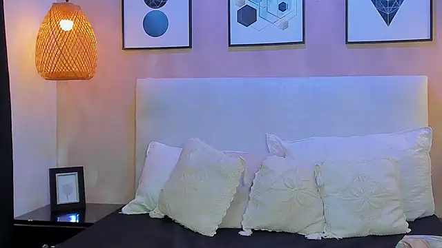 Piinksoul149 Adlı Modelin Canlı XXX Sohbeti