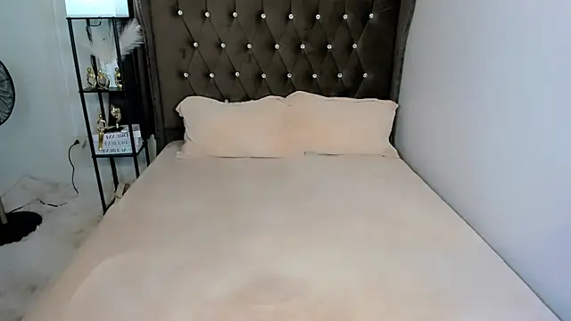 Lars_empress Adlı Modelin Canlı XXX Sohbeti