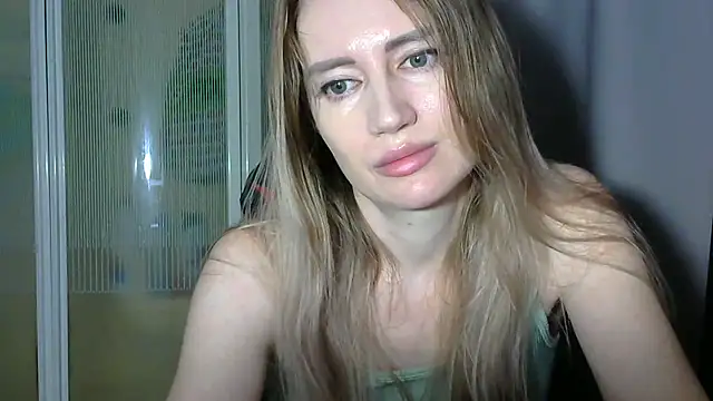 XXX chat uživo modela JessFoxxx