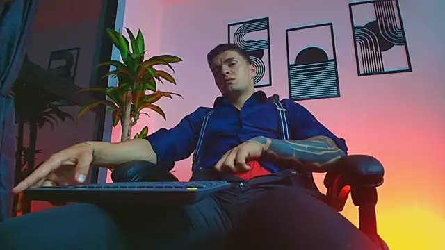 Вебкам-шоу ALPHA_DOMINUS_