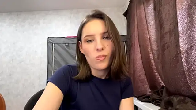 FoxieFlare 라이브 XXX 채팅