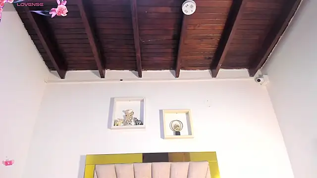 vahiolet_fuentes' Live XXX Chat