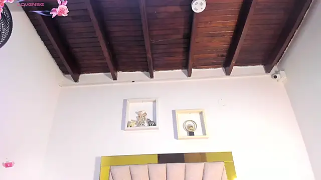 vahiolet_fuentes' Live XXX Chat