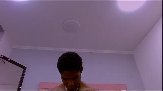 Онлайн чат XXX Santiago_Ortiz_