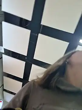 Chatroom XXX en direct de Anna_Nights