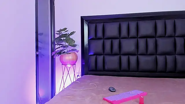 Chat XXX en directo de mia_roosee1