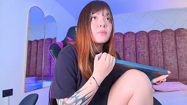 Fluffy_Bubble21 élő XXX-chatje