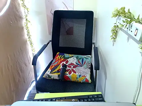 Sexy_clever18xx élő XXX-chatje