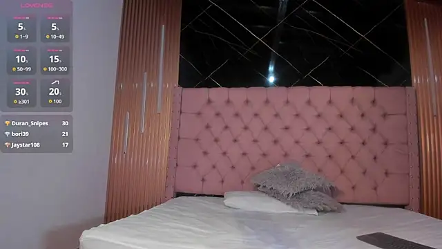 Emily_Brown18のウェブカメラショー