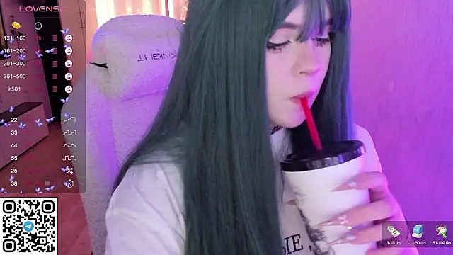 SelenaCute élő XXX-chatje